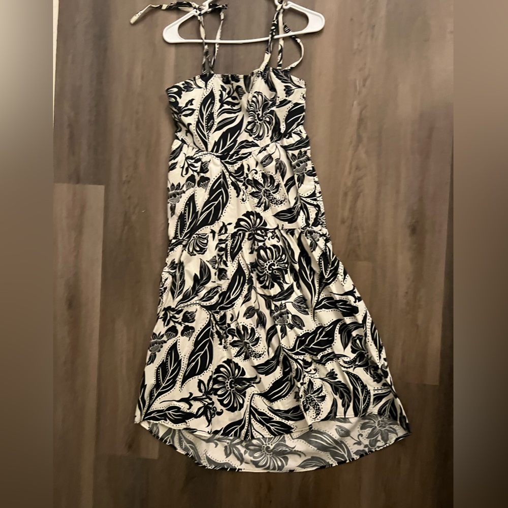 Who what wear dress. Perfect condition. Bottom is shorter in front than the back